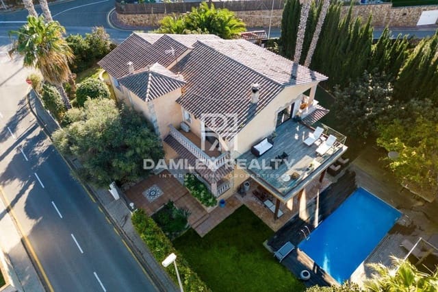 4 slaapkamer Villa te koop in Lloret de Mar met zwembad garage - € 1.950.000 (Ref: 8010321)