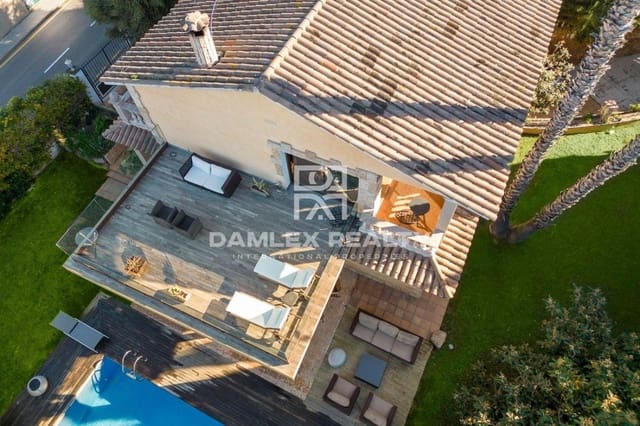 4 slaapkamer Villa te koop in Lloret de Mar met zwembad garage - € 1.950.000 (Ref: 8010321)