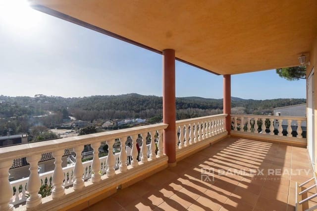 4 slaapkamer Villa te koop in Lloret de Mar met garage - € 320.000 (Ref: 8044233)