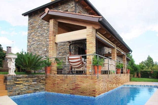 Chalet de 4 habitaciones en Santa Cristina d'Aro en venta con piscina - 980.000 € (Ref: 8097707)