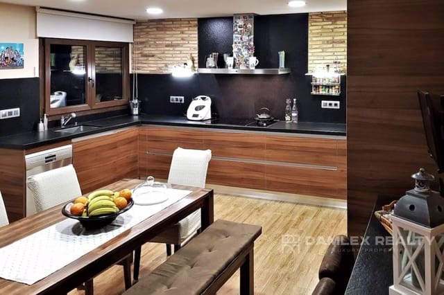 Chalet de 4 habitaciones en Santa Cristina d'Aro en venta con piscina - 980.000 € (Ref: 8097707)