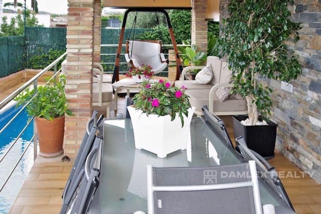 Chalet de 4 habitaciones en Santa Cristina d'Aro en venta con piscina - 980.000 € (Ref: 8097707)