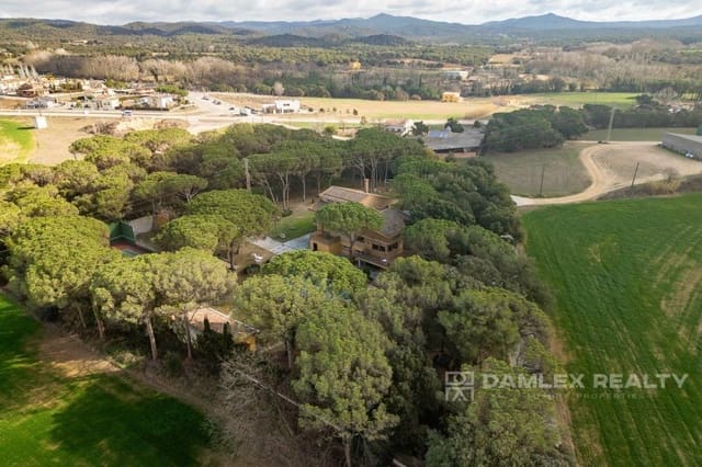 12 bedroom Villa for sale in Caldes de Malavella with pool - € 1,370,000 (Ref: 8104635)