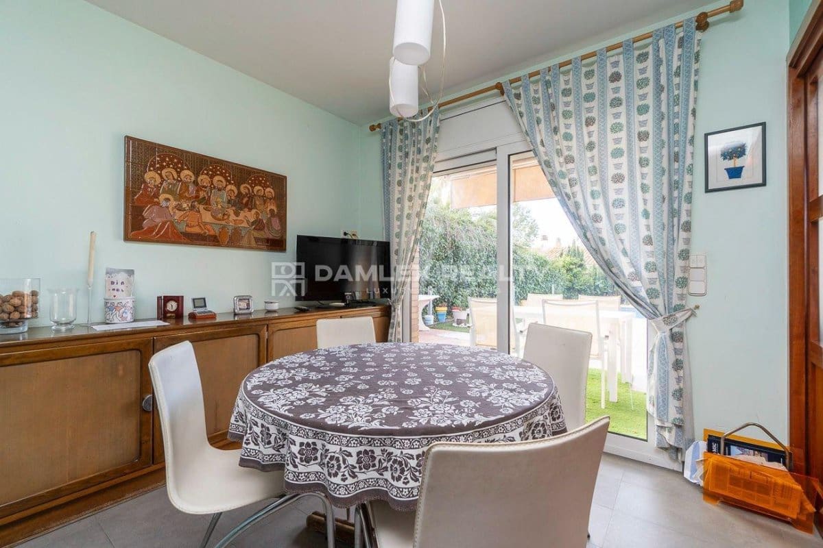 6 bedroom Villa for sale in Palamos with pool - € 899,000 (Ref: 8142993)