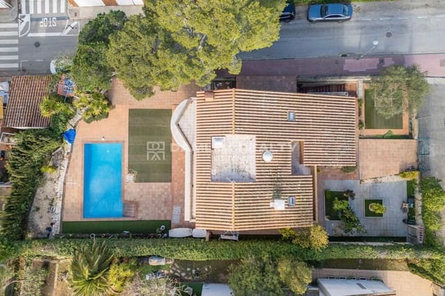 6 bedroom Villa for sale in Palamós with pool - € 899,000 (Ref: 8142993)