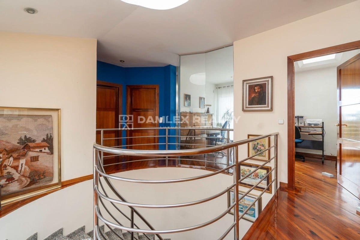 6 bedroom Villa for sale in Palamos with pool - € 899,000 (Ref: 8142993)