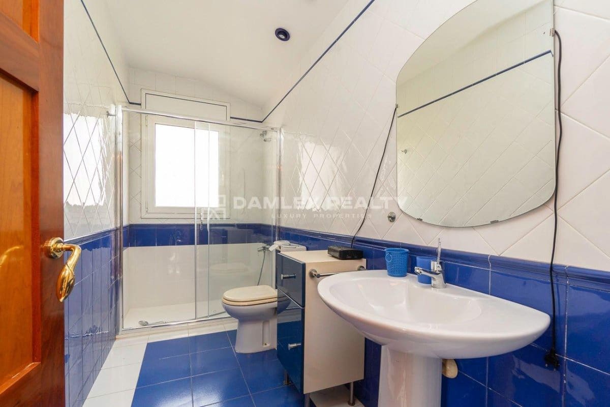 6 bedroom Villa for sale in Palamos with pool - € 899,000 (Ref: 8142993)