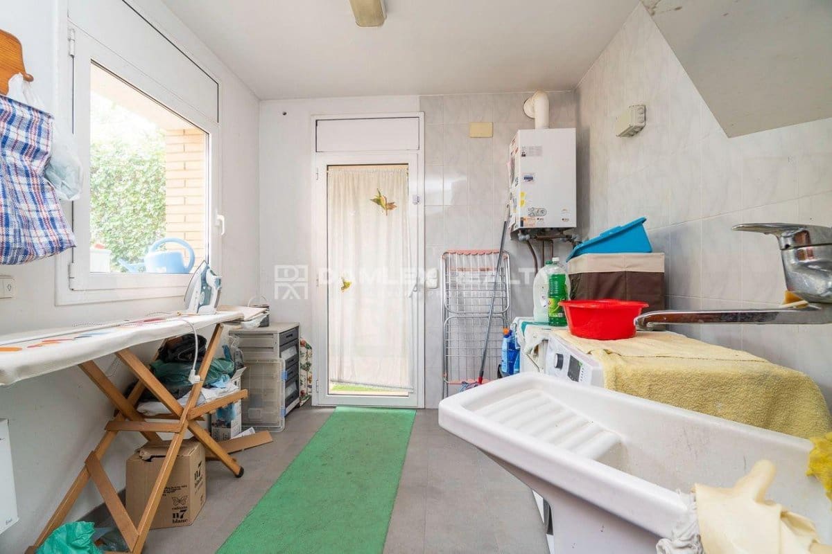 6 bedroom Villa for sale in Palamos with pool - € 899,000 (Ref: 8142993)