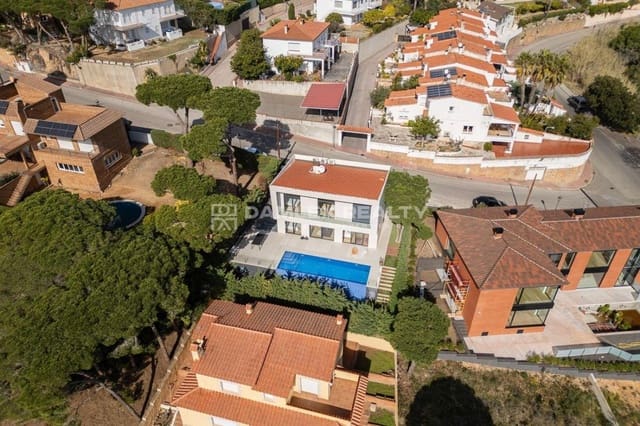 4 camera da letto Villa in vendita in Sant Feliu de Guíxols con piscina - 1.250.000 € (Rif: 8146559)