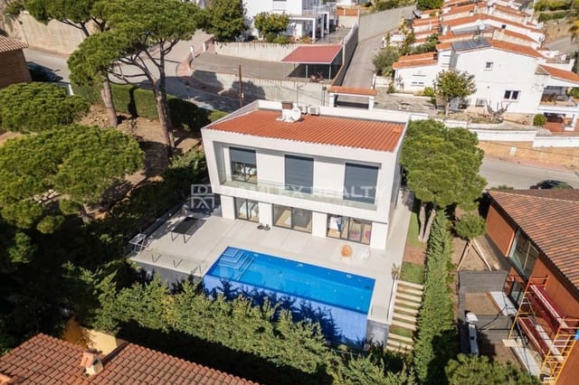 4 camera da letto Villa in vendita in Sant Feliu de Guíxols con piscina - 1.250.000 € (Rif: 8146559)