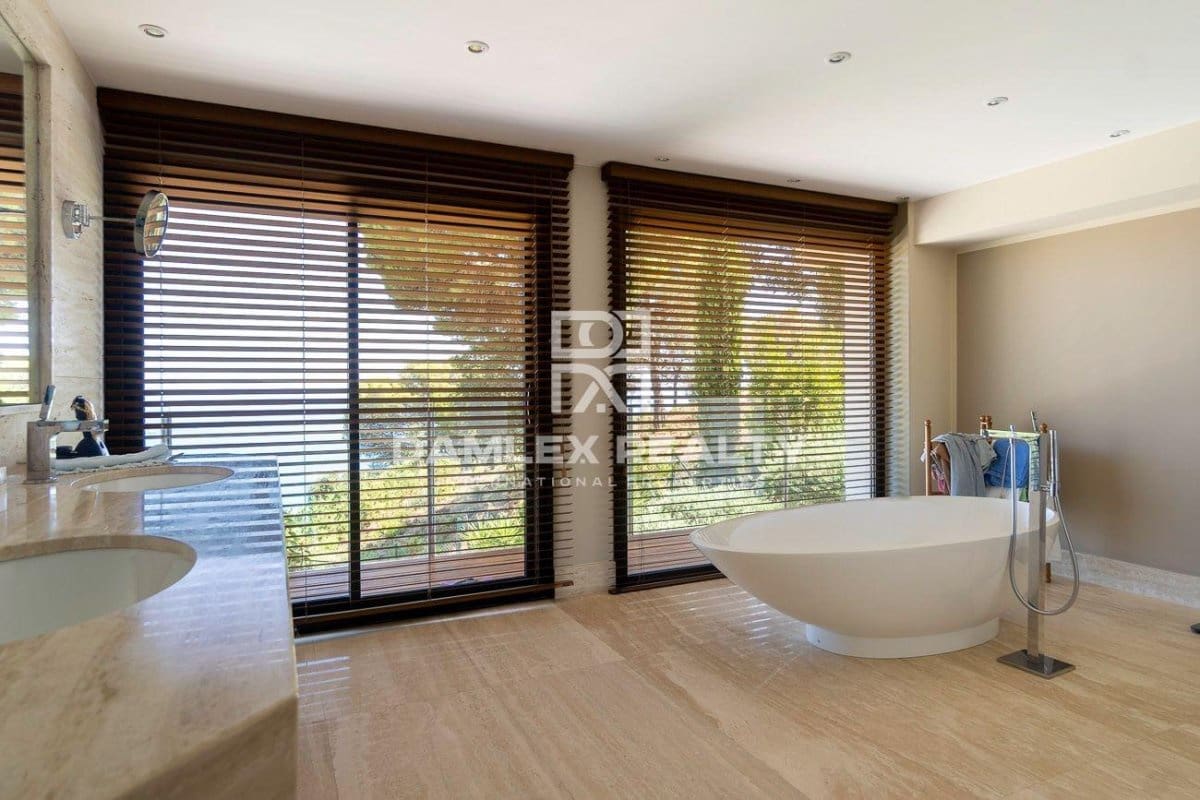 5 sypialnia Willa na sprzedaż w Tossa de Mar z garażem - 3 300 000 € (Ref: 8149406)