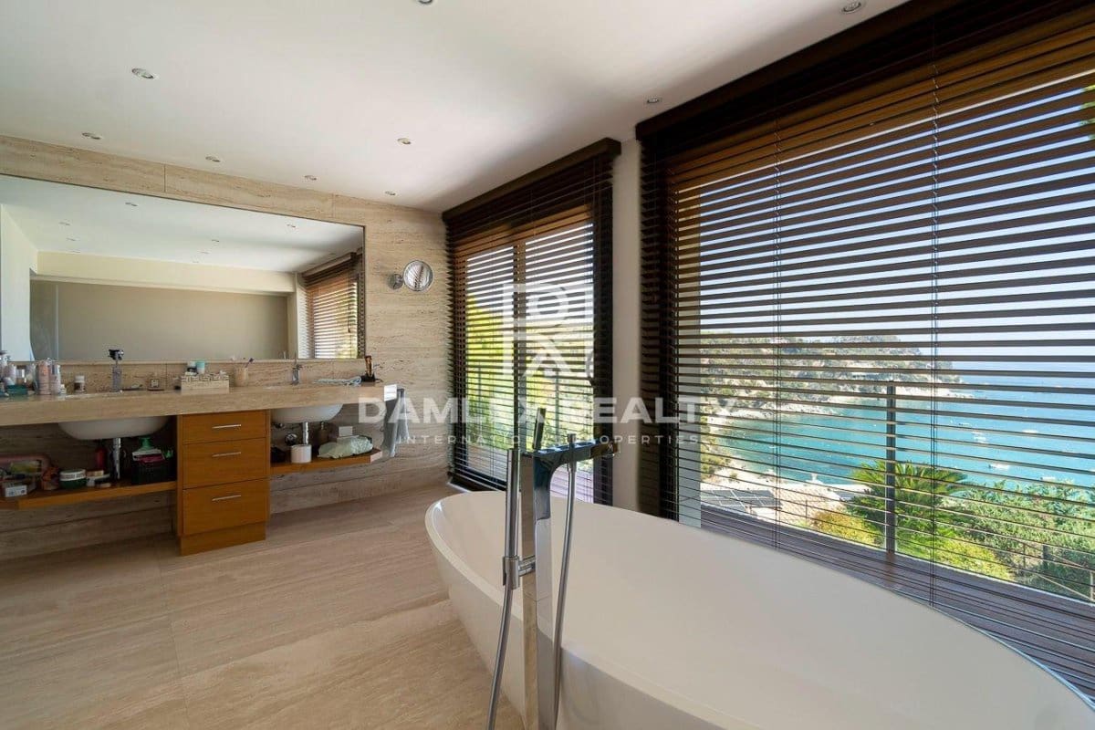 5 sypialnia Willa na sprzedaż w Tossa de Mar z garażem - 3 300 000 € (Ref: 8149406)