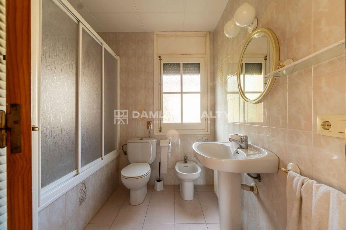 3 slaapkamer Villa te koop in Lloret de Mar met zwembad garage - € 590.000 (Ref: 8153078)