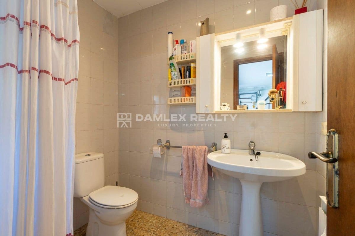 3 slaapkamer Villa te koop in Lloret de Mar met zwembad garage - € 590.000 (Ref: 8153078)