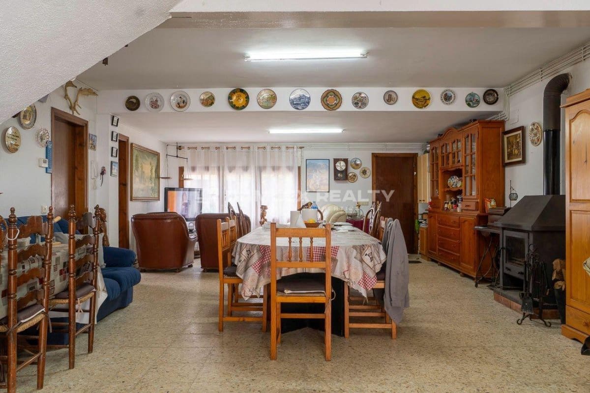 3 slaapkamer Villa te koop in Lloret de Mar met zwembad garage - € 590.000 (Ref: 8153078)