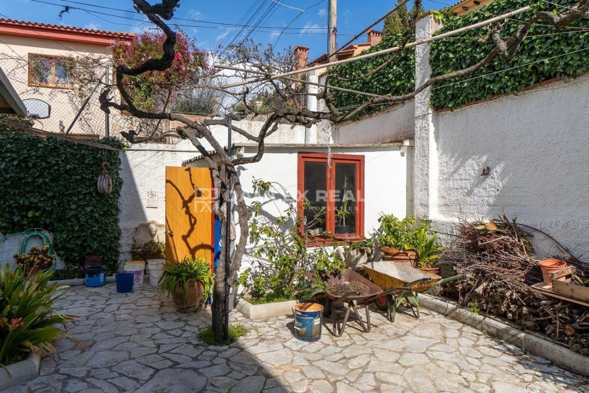 3 slaapkamer Villa te koop in Lloret de Mar met zwembad garage - € 590.000 (Ref: 8153078)