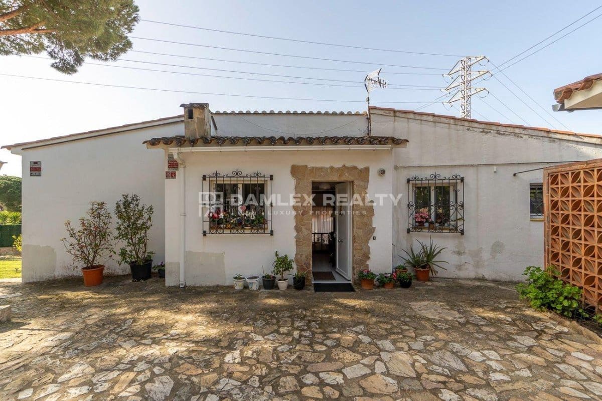 4 slaapkamer Villa te koop in Calonge i Sant Antoni met zwembad - € 530.000 (Ref: 8216820)