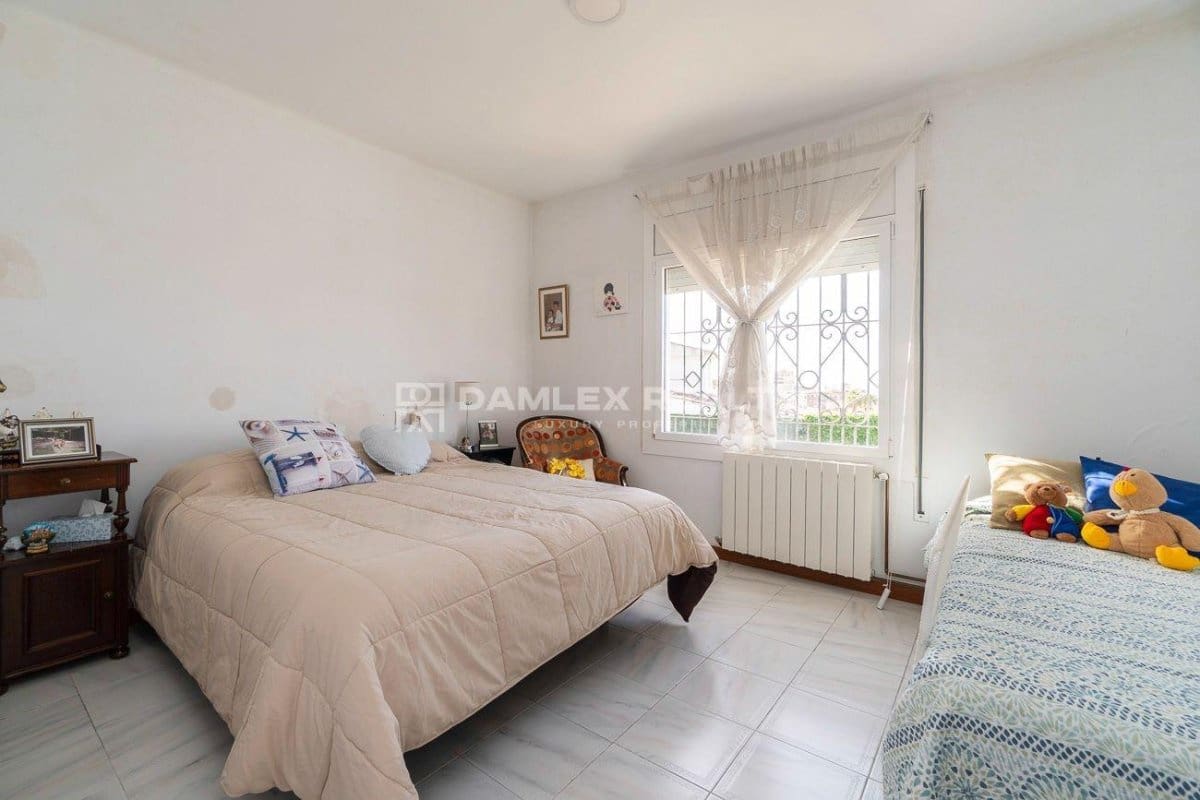 4 slaapkamer Villa te koop in Calonge i Sant Antoni met zwembad - € 530.000 (Ref: 8216820)