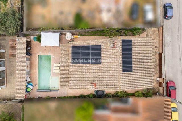 4 bedroom Villa for sale in Santa Cristina d'Aro with pool - € 850,000 (Ref: 8227229)