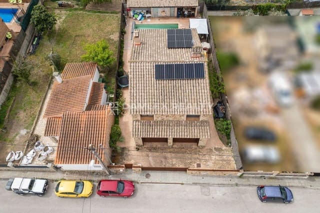 4 bedroom Villa for sale in Santa Cristina d'Aro with pool - € 850,000 (Ref: 8227229)