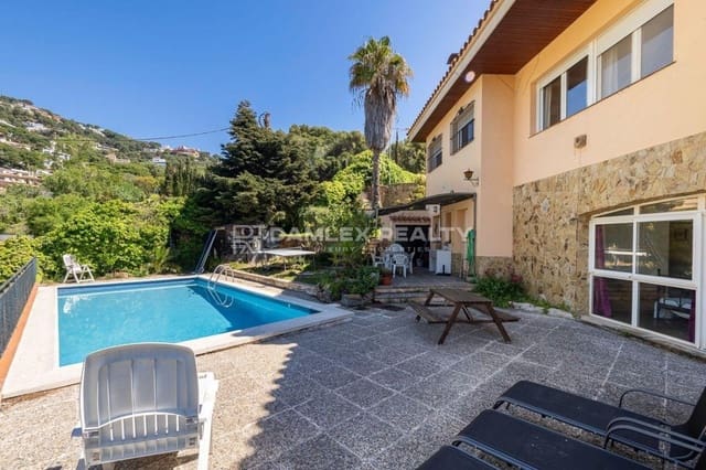 7 slaapkamer Villa te koop in Lloret de Mar met zwembad garage - € 650.000 (Ref: 8233583)