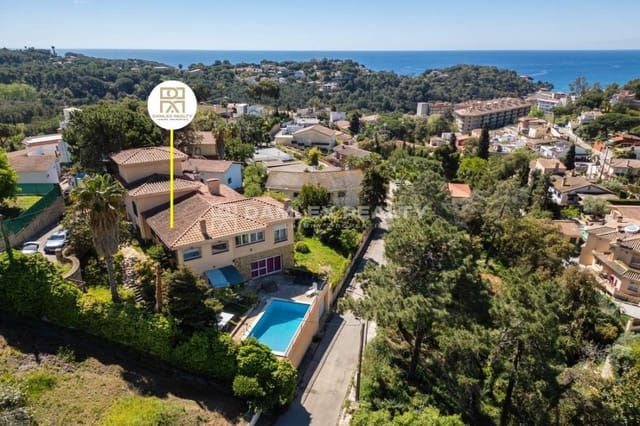 7 slaapkamer Villa te koop in Lloret de Mar met zwembad garage - € 650.000 (Ref: 8233583)