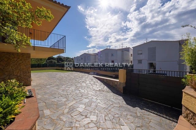 6 soveværelse Villa til salg i Platja d'Aro, Castell-Platja d'Aro med swimmingpool - € 1.150.000 (Ref: 8240476)