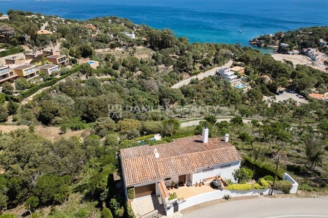 5 bedroom Villa for sale in Begur with pool garage - € 899,000 (Ref: 8290493)