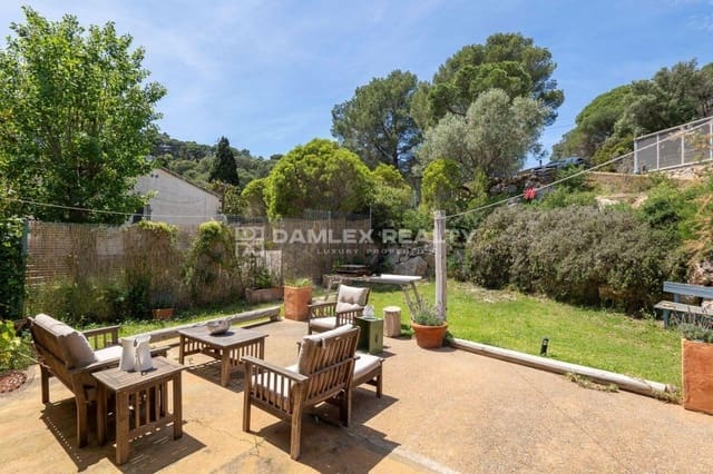 4 makuuhuone Huvila myytävänä paikassa Begur mukana 
autotalli - 750 000 € (Ref: 8298135)