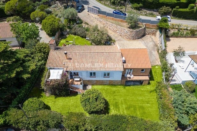 4 makuuhuone Huvila myytävänä paikassa Begur mukana 
autotalli - 750 000 € (Ref: 8298135)