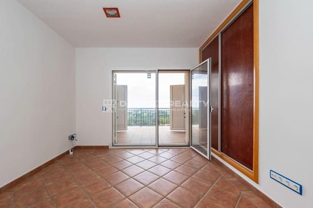 5 chambre Villa/Maison à vendre à Blanes avec piscine garage - 525 000 € (Ref: 8306056)