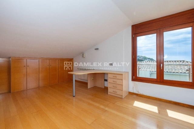 7 sovrum Villa till salu i Blanes med pool garage - 850 000 € (Ref: 8306057)