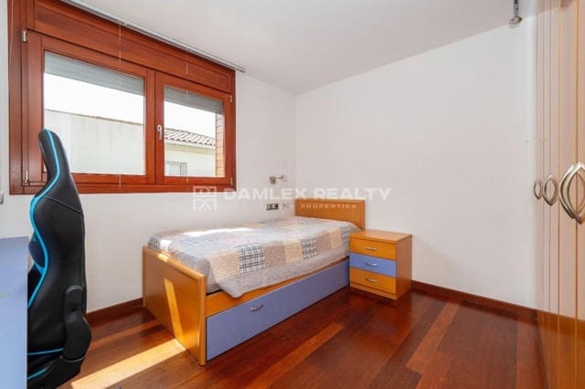 7 sovrum Villa till salu i Blanes med pool garage - 850 000 € (Ref: 8306057)