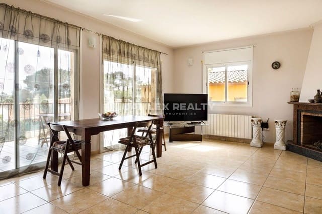 4 slaapkamer Villa te koop in Calonge i Sant Antoni met zwembad - € 490.000 (Ref: 8318943)