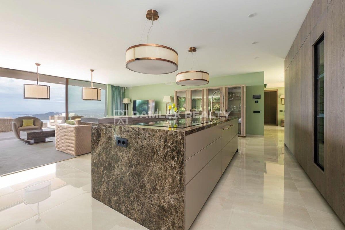 5 soveværelse Villa til salg i Lloret de Mar med swimmingpool garage - € 2.950.000 (Ref: 8338374)