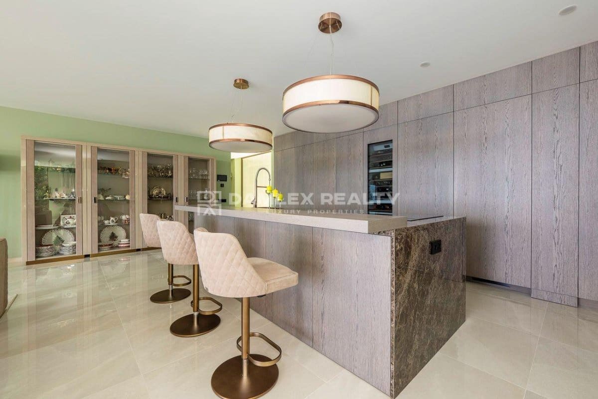 5 soveværelse Villa til salg i Lloret de Mar med swimmingpool garage - € 2.950.000 (Ref: 8338374)