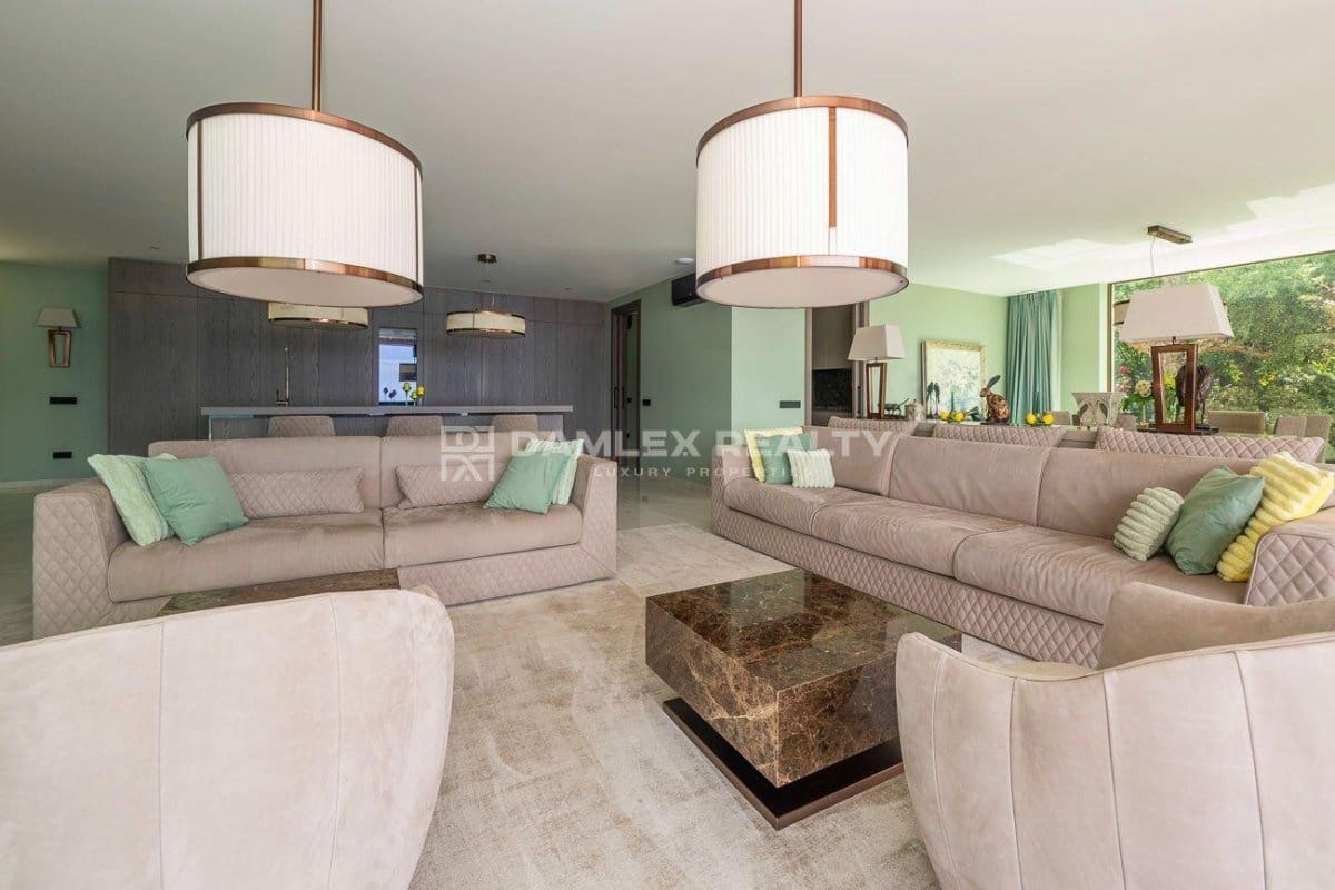 5 soveværelse Villa til salg i Lloret de Mar med swimmingpool garage - € 2.950.000 (Ref: 8338374)