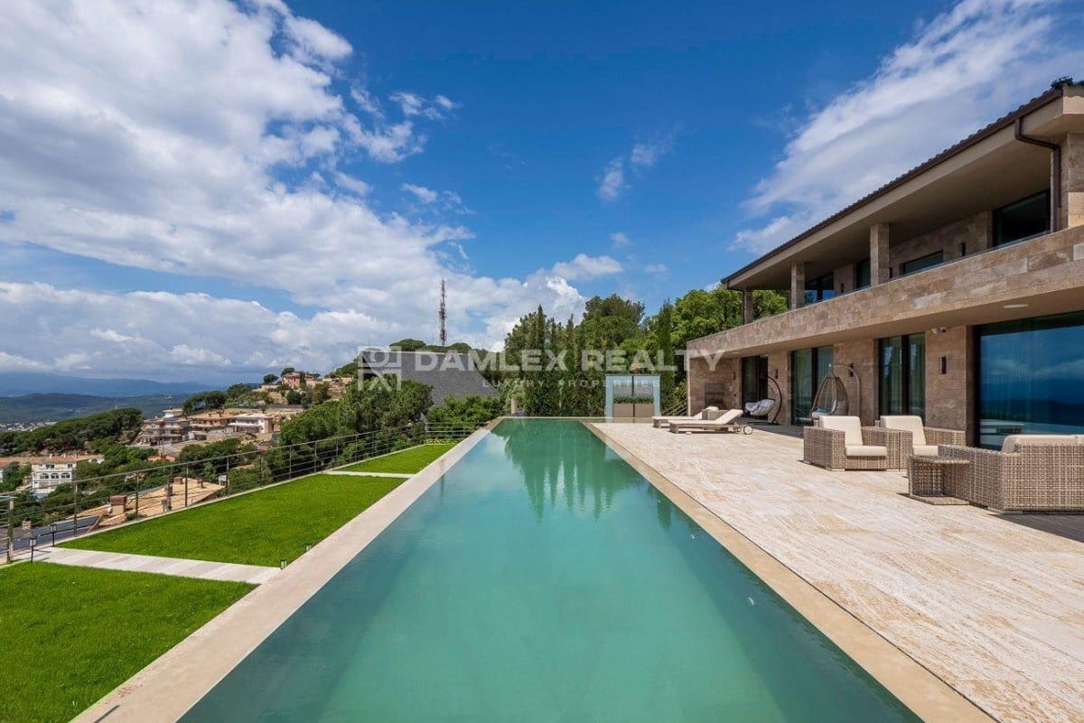 5 soveværelse Villa til salg i Lloret de Mar med swimmingpool garage - € 2.950.000 (Ref: 8338374)