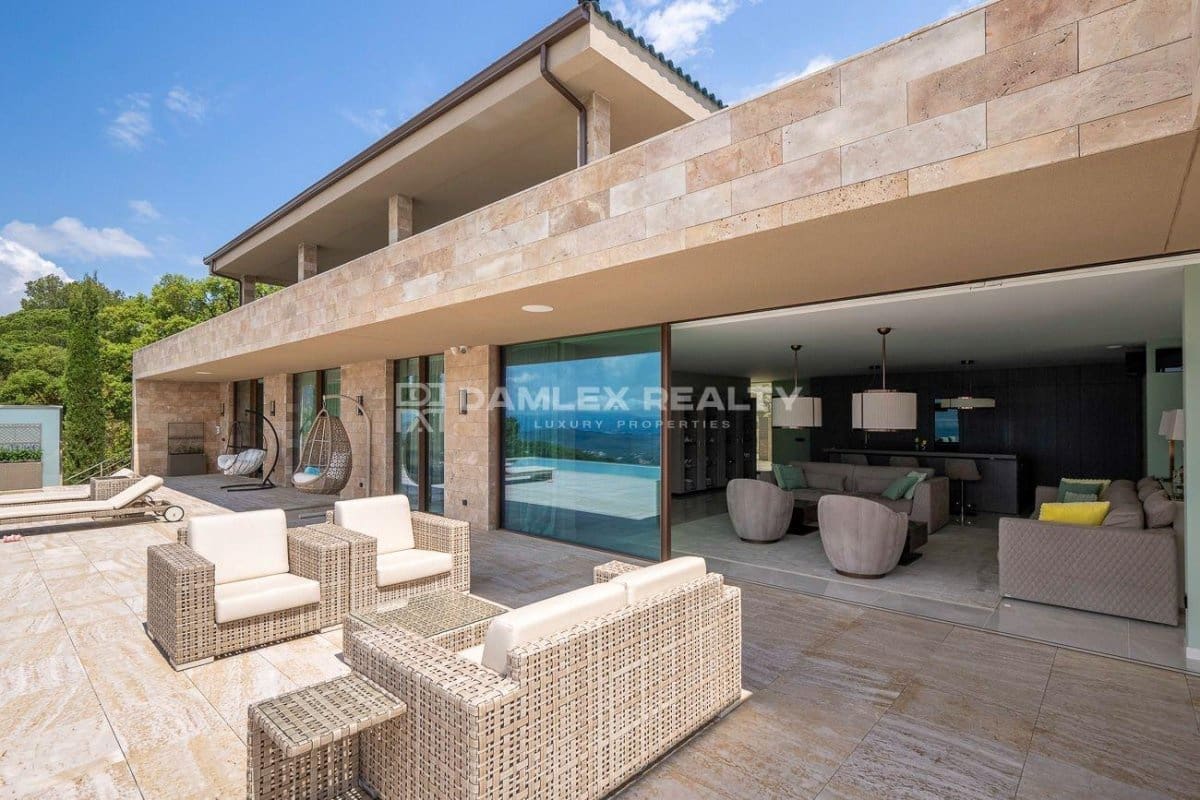 5 soveværelse Villa til salg i Lloret de Mar med swimmingpool garage - € 2.950.000 (Ref: 8338374)