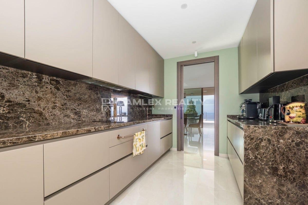 5 soveværelse Villa til salg i Lloret de Mar med swimmingpool garage - € 2.950.000 (Ref: 8338374)