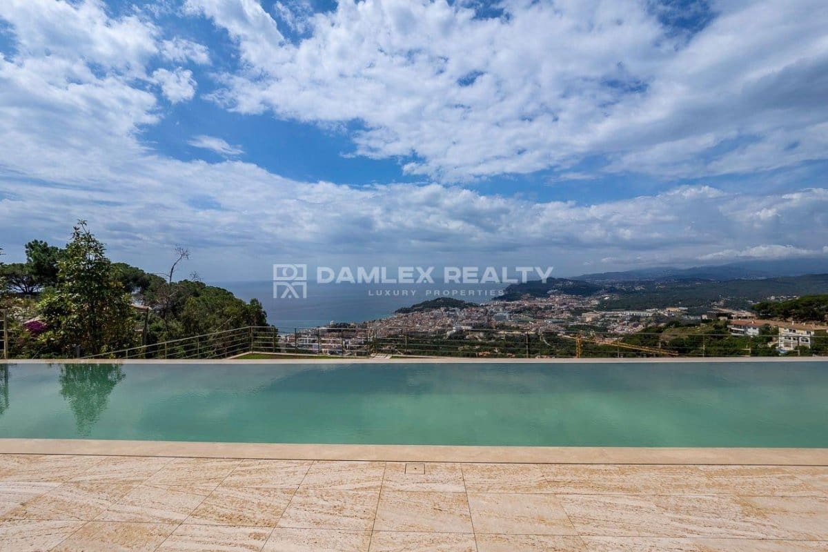 5 soveværelse Villa til salg i Lloret de Mar med swimmingpool garage - € 2.950.000 (Ref: 8338374)