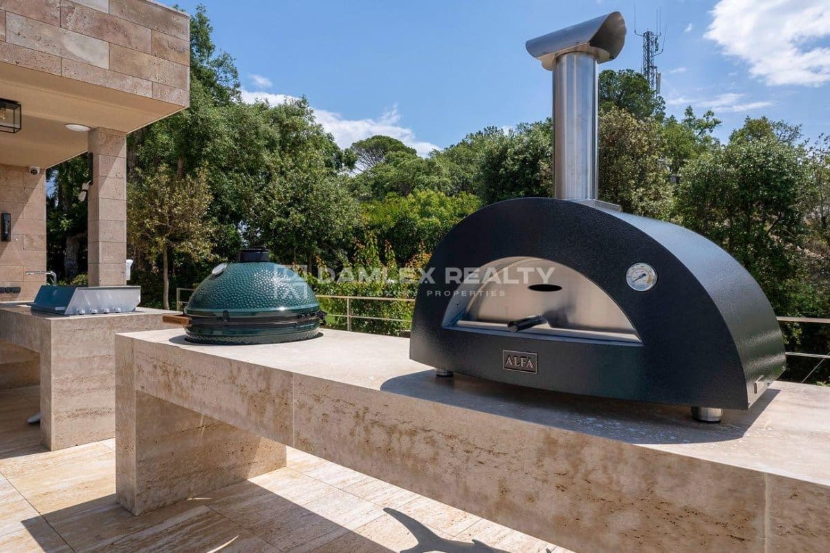 5 soveværelse Villa til salg i Lloret de Mar med swimmingpool garage - € 2.950.000 (Ref: 8338374)