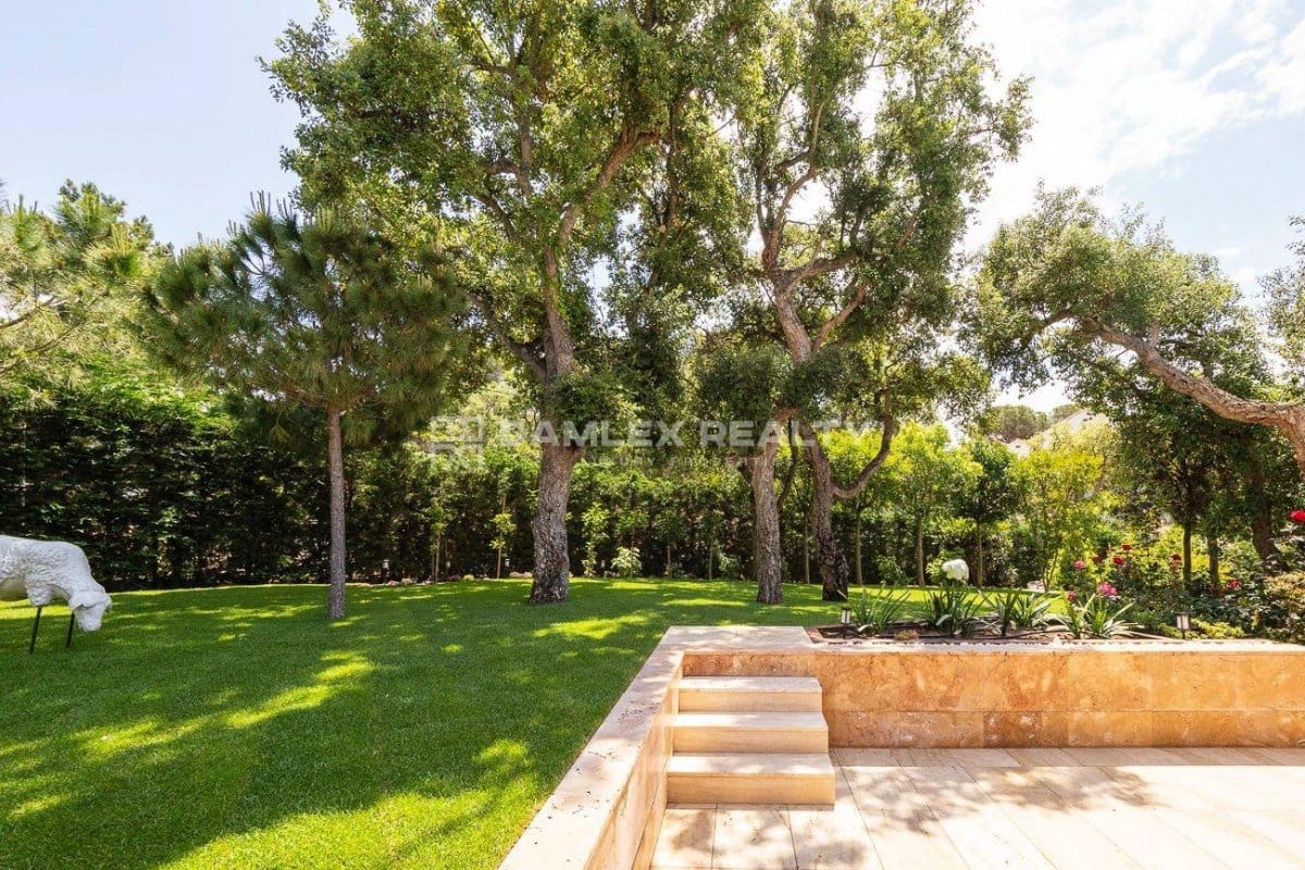 5 soveværelse Villa til salg i Lloret de Mar med swimmingpool garage - € 2.950.000 (Ref: 8338374)