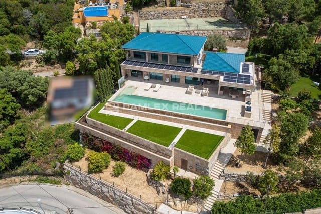 5 soveværelse Villa til salg i Lloret de Mar med swimmingpool garage - € 2.950.000 (Ref: 8338374)
