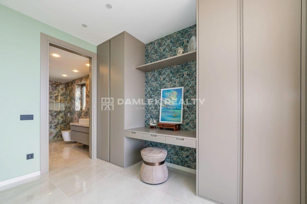 5 soveværelse Villa til salg i Lloret de Mar med swimmingpool garage - € 2.950.000 (Ref: 8338374)