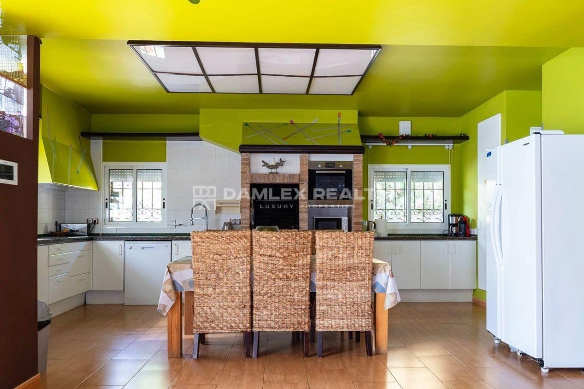 4 soveværelse Villa til salg i Santa Cristina d'Aro med swimmingpool - € 799.000 (Ref: 8344137)