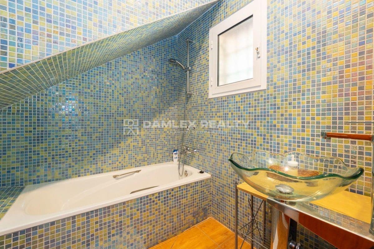 4 soveværelse Villa til salg i Santa Cristina d'Aro med swimmingpool - € 799.000 (Ref: 8344137)