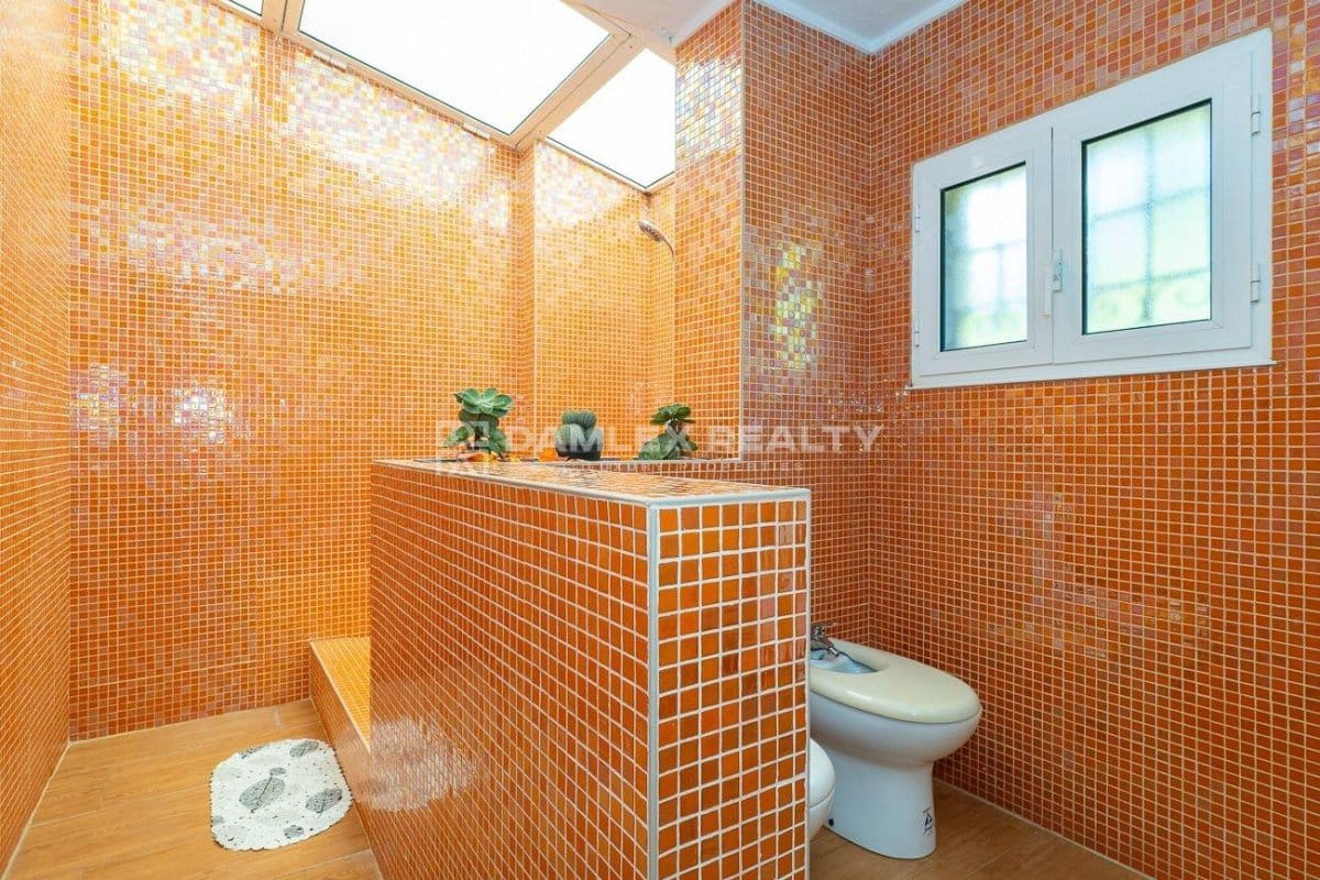 4 soveværelse Villa til salg i Santa Cristina d'Aro med swimmingpool - € 799.000 (Ref: 8344137)