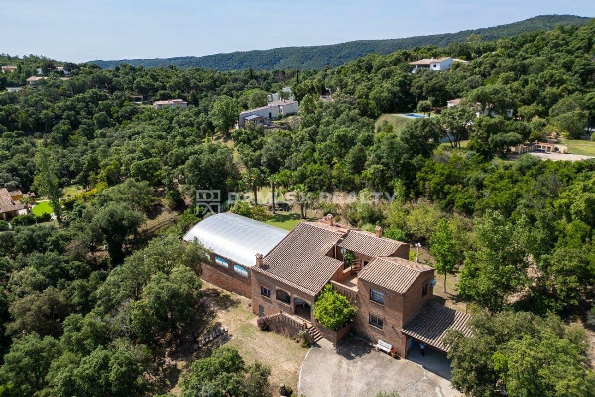 4 soveværelse Villa til salg i Santa Cristina d'Aro med swimmingpool - € 799.000 (Ref: 8344137)