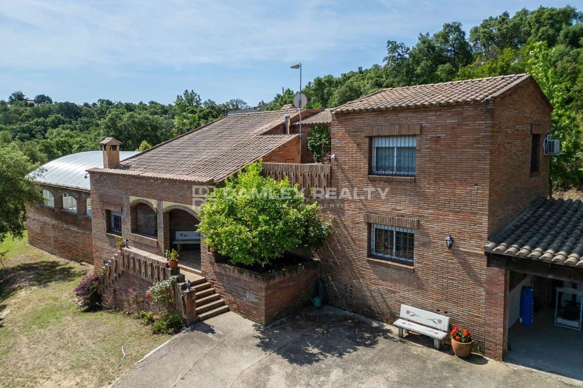 4 soveværelse Villa til salg i Santa Cristina d'Aro med swimmingpool - € 799.000 (Ref: 8344137)